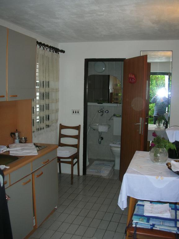 Apartments Peace&Love Baška Pokoj fotografie